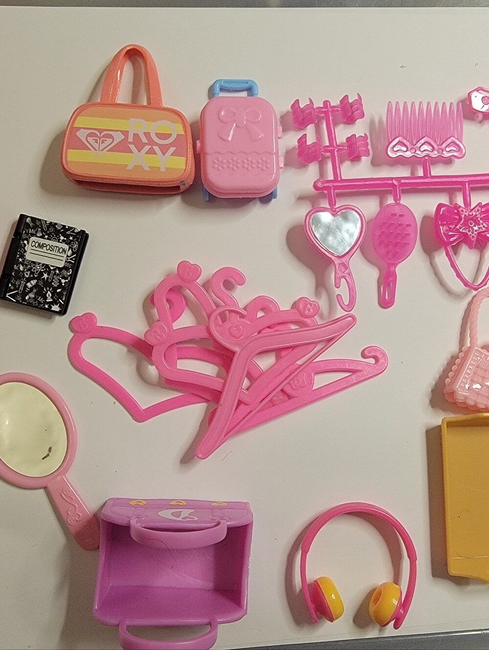 Barbie Doll Accessories Lot 17pc Hangers Mirrors Brushes Luggage Roxy Bag
